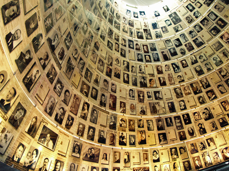 Vandali imbrattano lo Yad Vashem inneggiando al nazismo