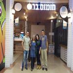Ristorante israeliano offre il humus a prezzo scontato ad arabi ed ebrei. Ad una condizione